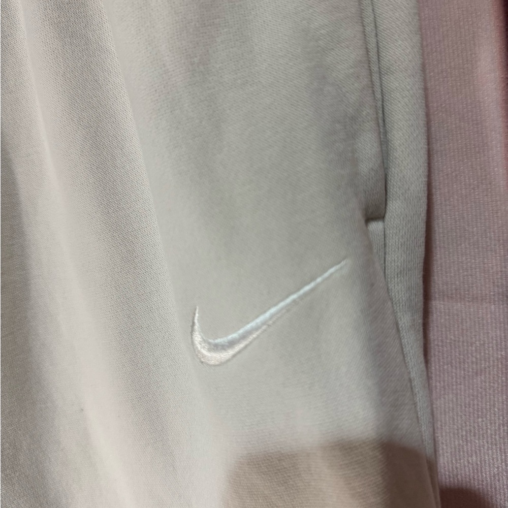 Nike Woman’s Sport Sweatpants Beige Club Fleece Size Small Drawstring Joggers - Picture 4 of 8